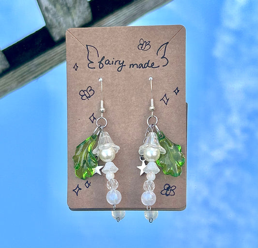 White Flowerdrip Earrings